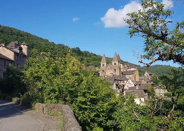 Village 17 Gites, Piscine, Restaurant , 2 Gites Avec Spa, 3Km De Conques