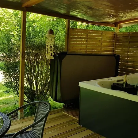 Village 17 Gites, Piscine, Restaurant , 2 Gites Avec Spa, 3Km De Conques Exterior photo