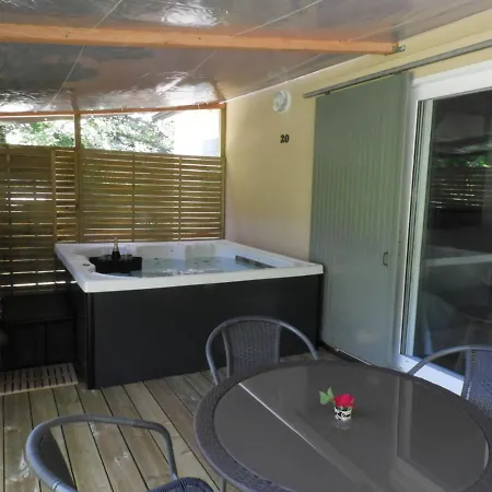 Village 17 Gites, Piscine, Restaurant , 2 Gites Avec Spa, 3Km De Conques Exterior photo