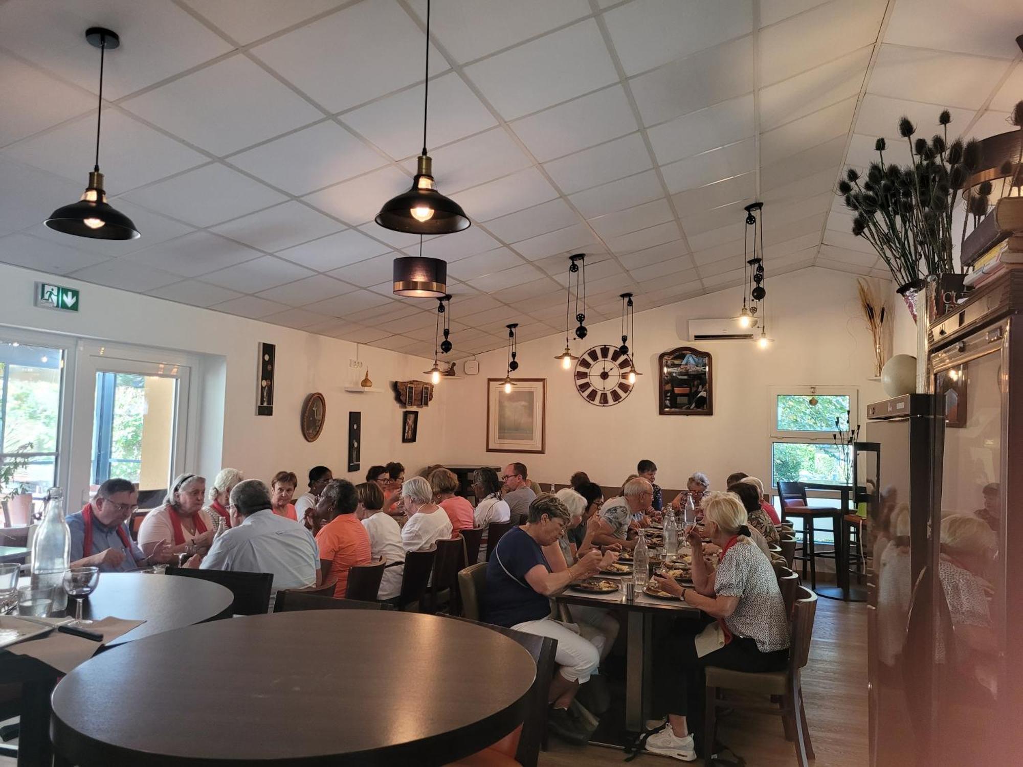 Village 17 Gites, Piscine, Restaurant , 2 Avec Spa, 3km De